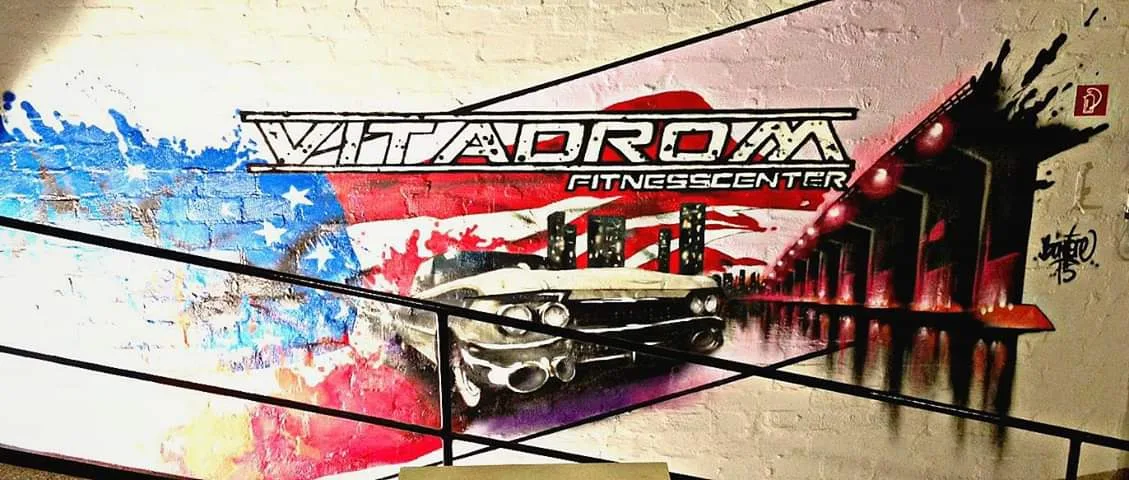 Dynamisches Motorsport-Wandbild mit Fahrzeugmotiv