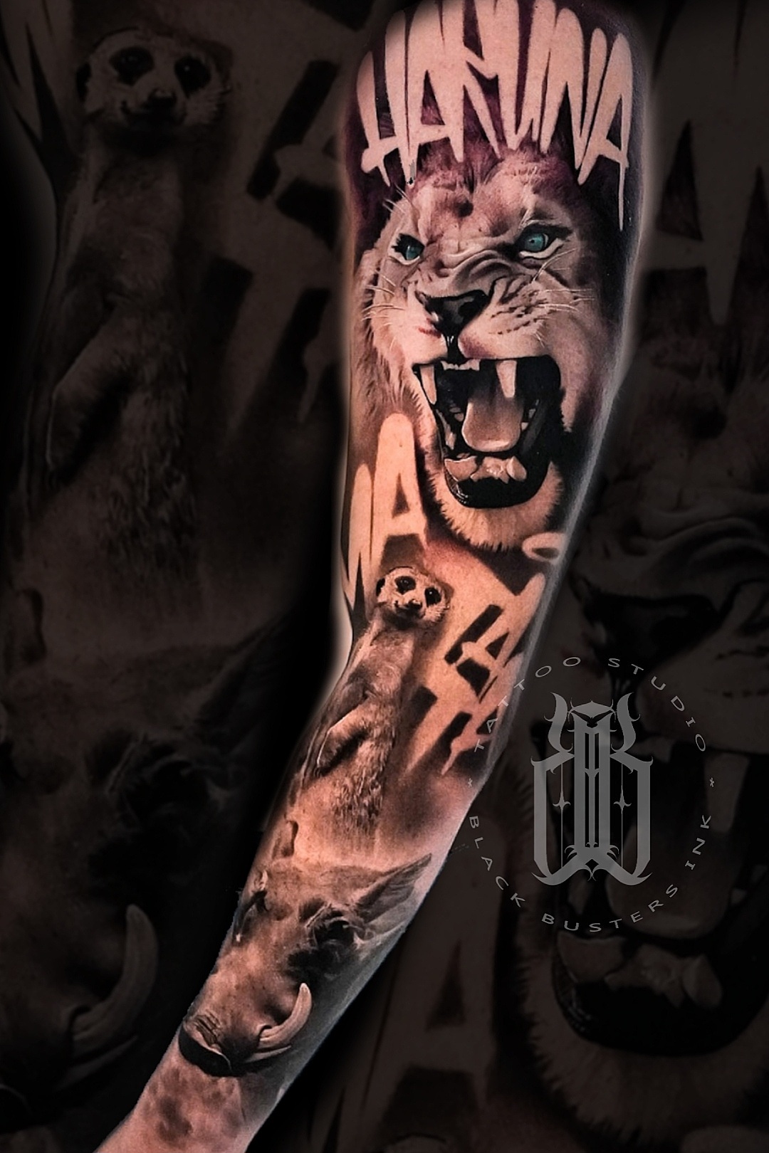 Realistischer Tiermotiv-Sleeve mit Raubkatze, Erdmännchen und Warzenschwein